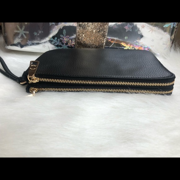 Coach NWT Large Black Leather Wristlet - Picture 3 of 6